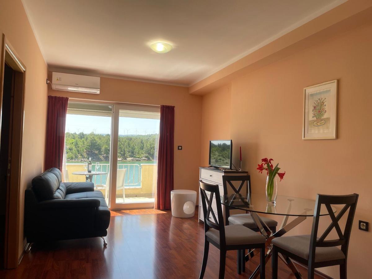 Apartments Duje Ribnica Obrovac Eksteriør billede