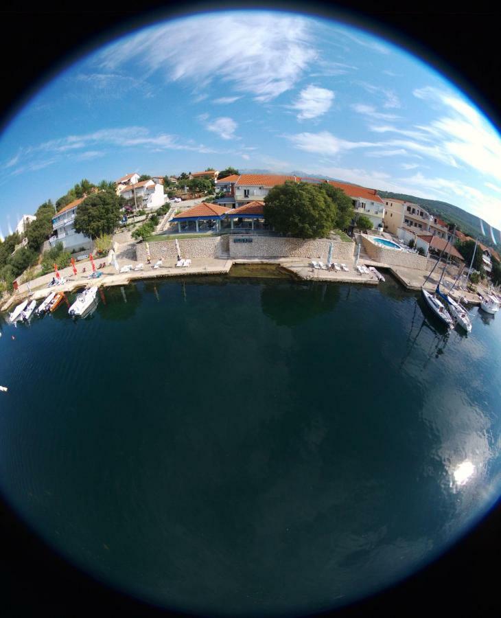 Apartments Duje Ribnica Obrovac Eksteriør billede